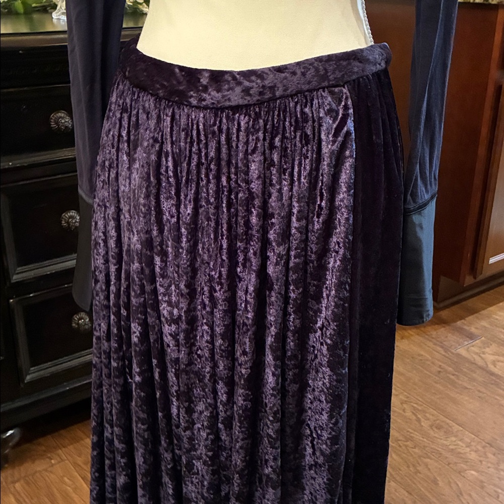 Custom Design Renaissance Midi Navy Crushed Velvet Skirt. 8-10 avg.